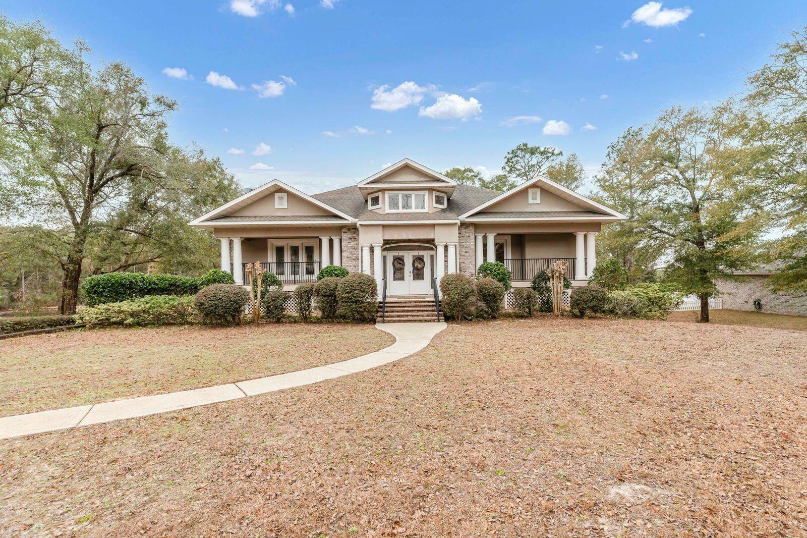 Property Photo:  214 Seneca Trail  FL 32536 