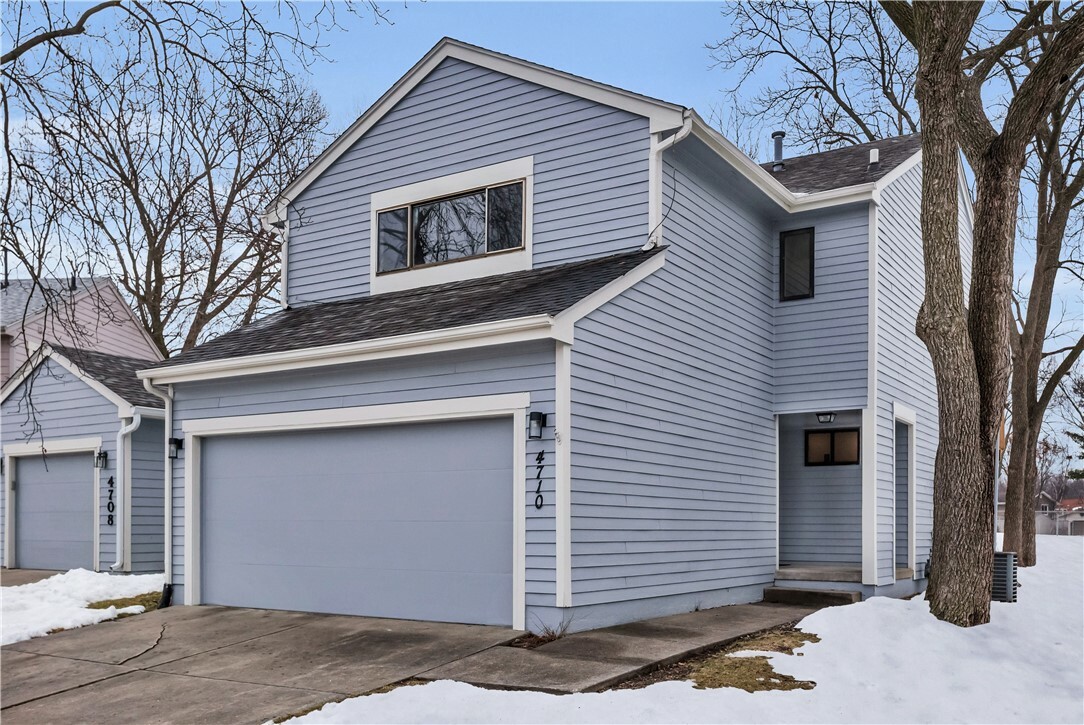 Property Photo:  4710 71st Street  IA 50322 