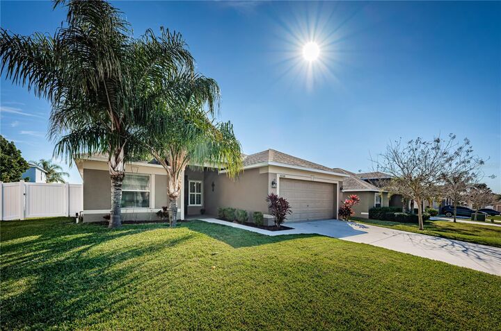 Property Photo:  18326 Waydale Loop  FL 34667 