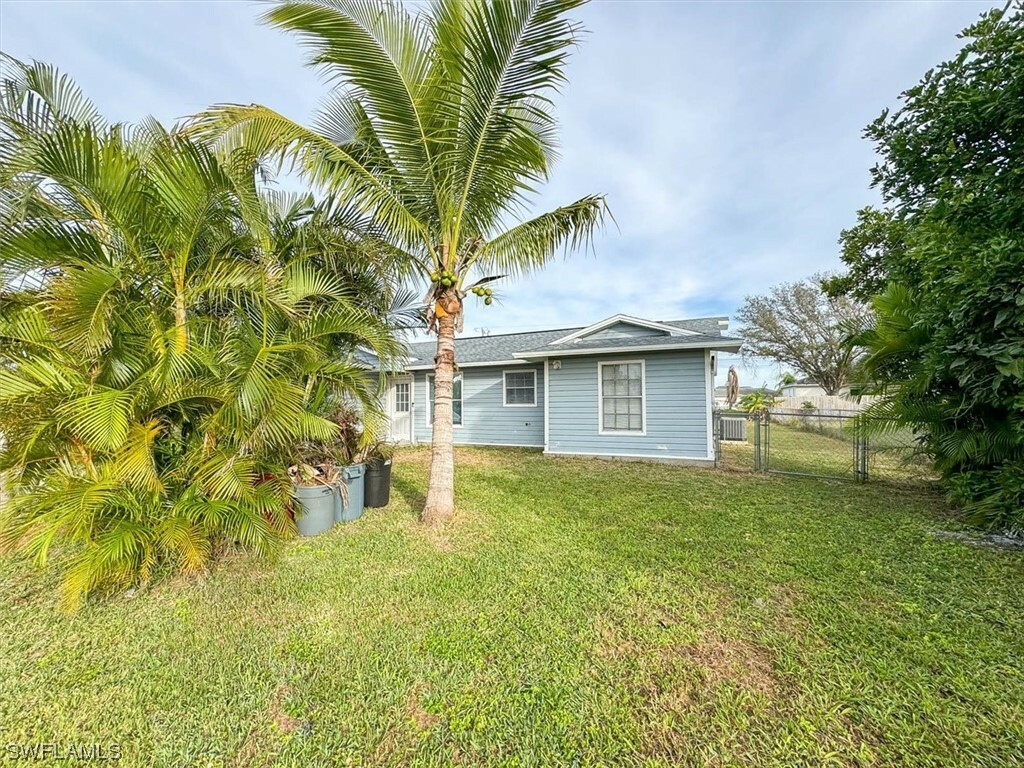 Property Photo:  1117 NE 12th Street  FL 33909 