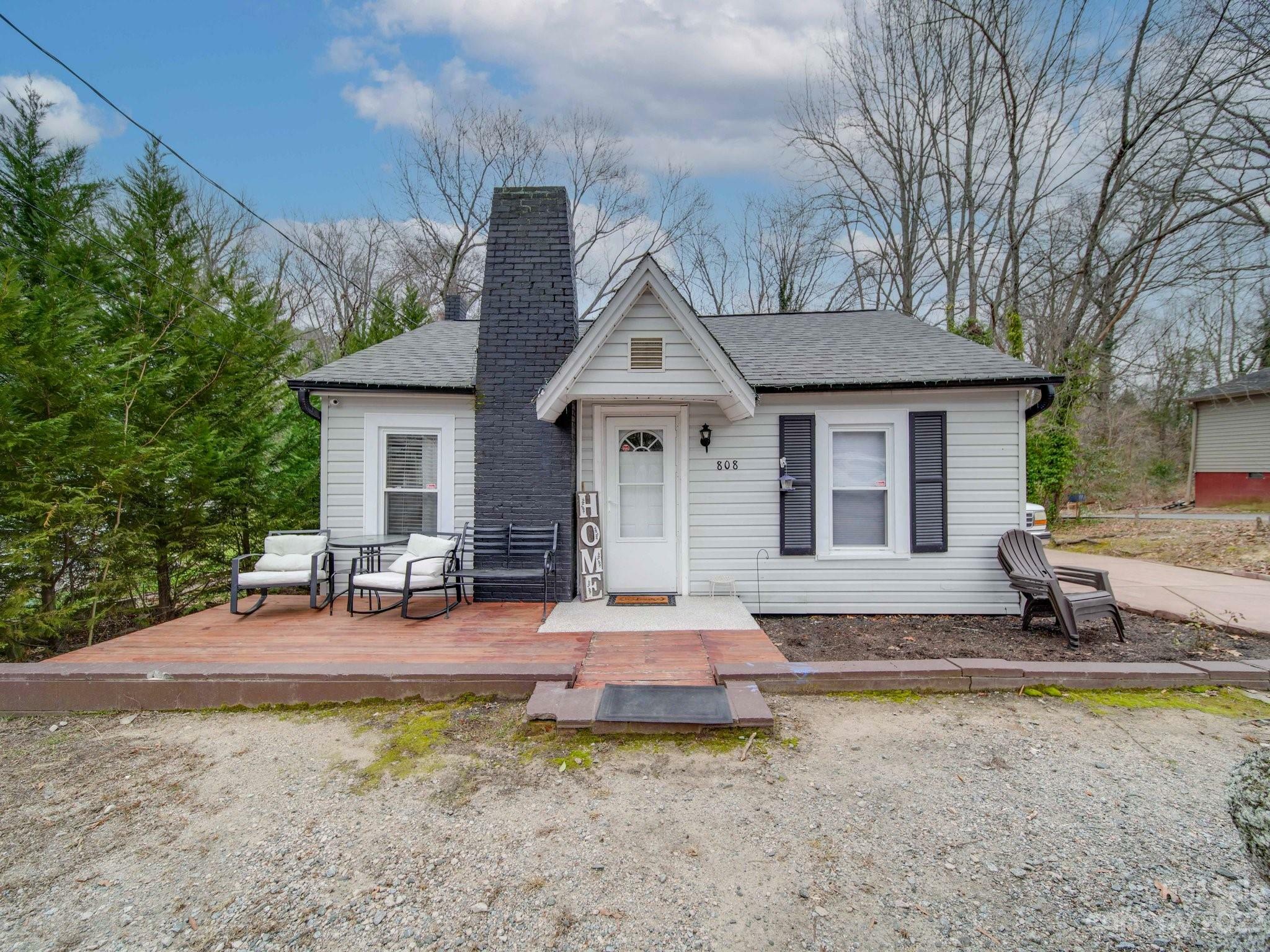 Property Photo:  808 Marie Avenue  NC 28083 