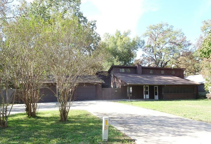 Property Photo:  185 Hickory Dr.  TX 77360 