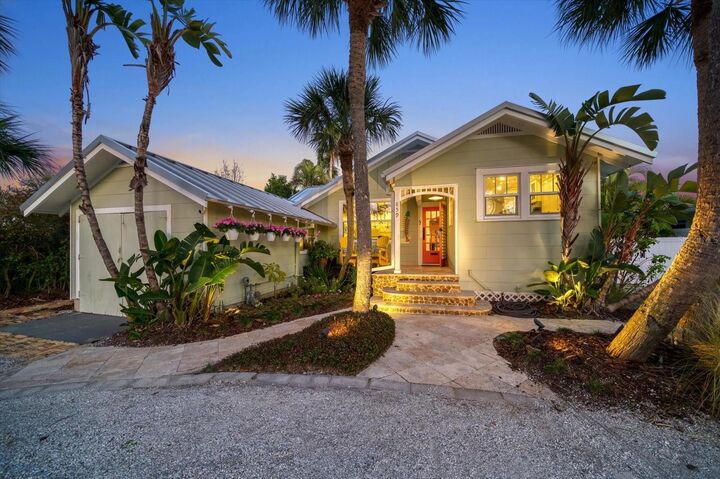 Property Photo: 859 Bay Esplanade FL 33767