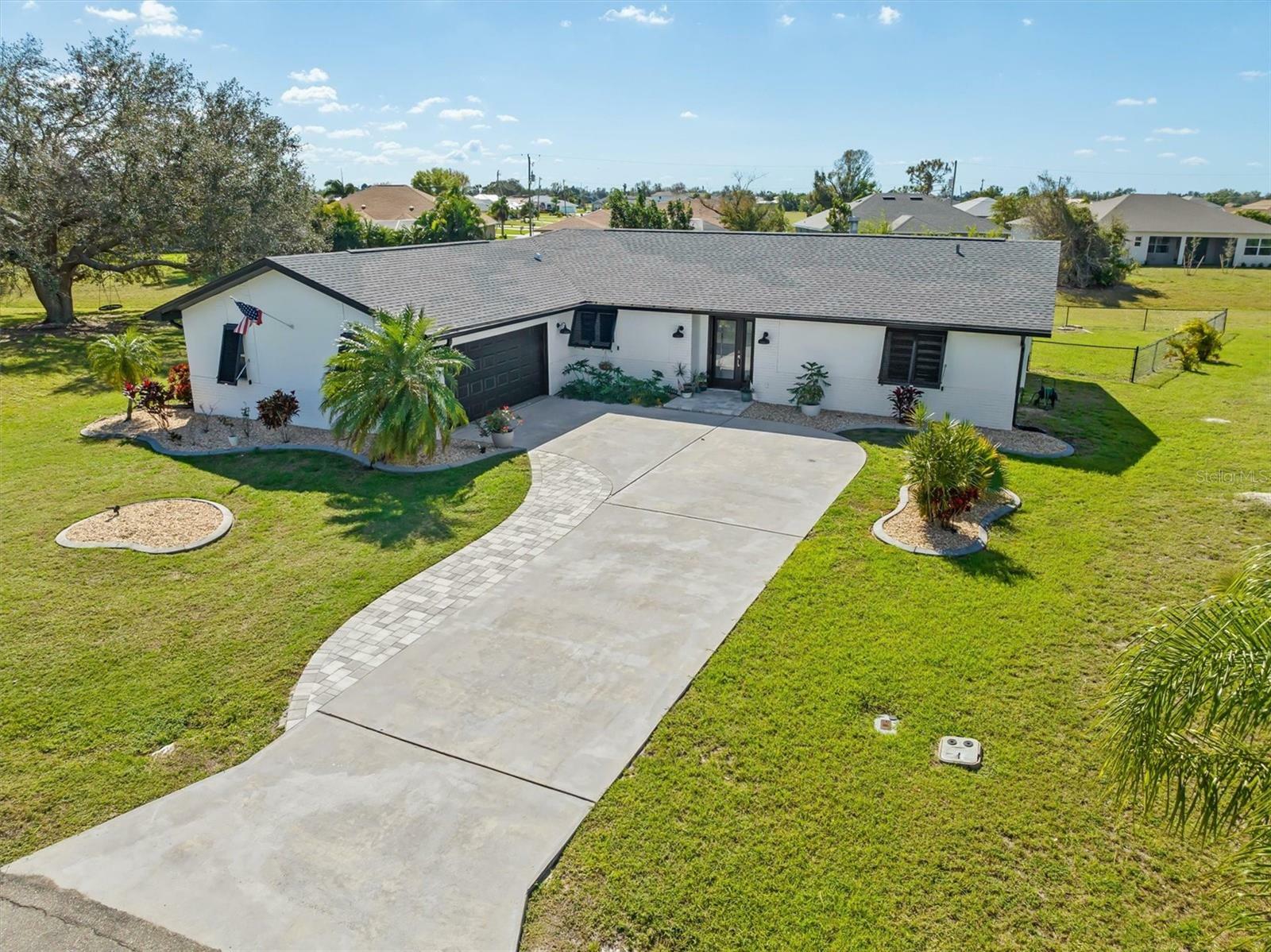 Property Photo:  2175 Ulster Court  FL 33983 