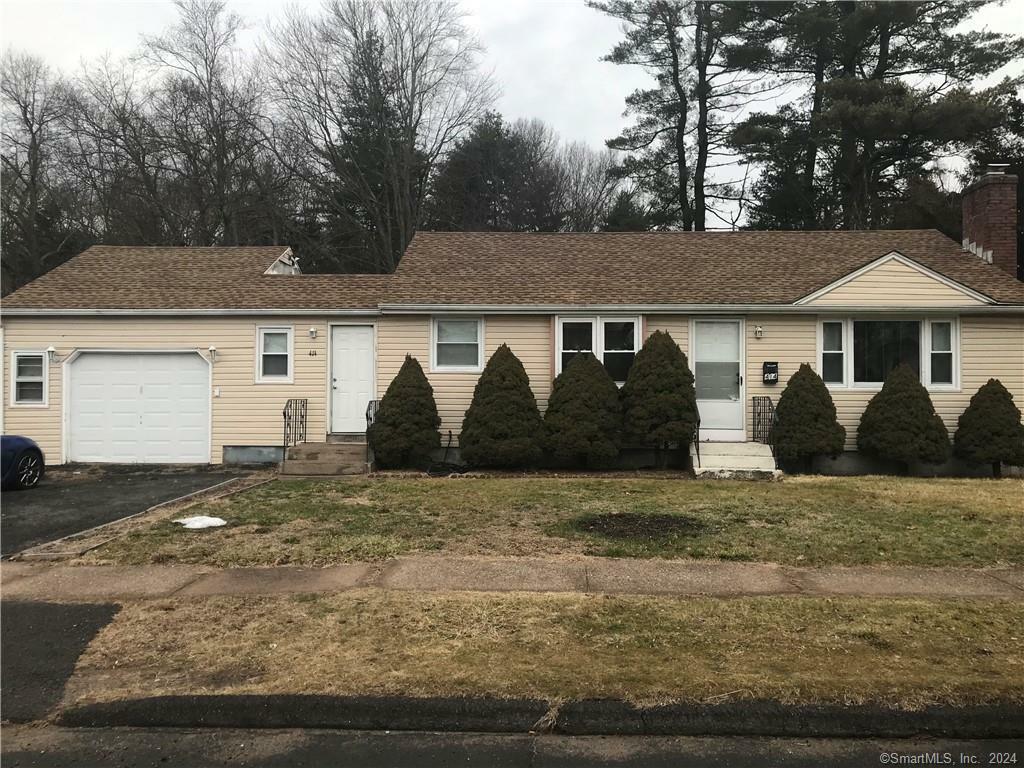 Property Photo:  414 Brewer Street  CT 06118 