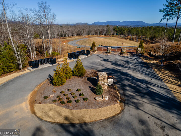 Property Photo:  121 High River Crossing  GA 30540 