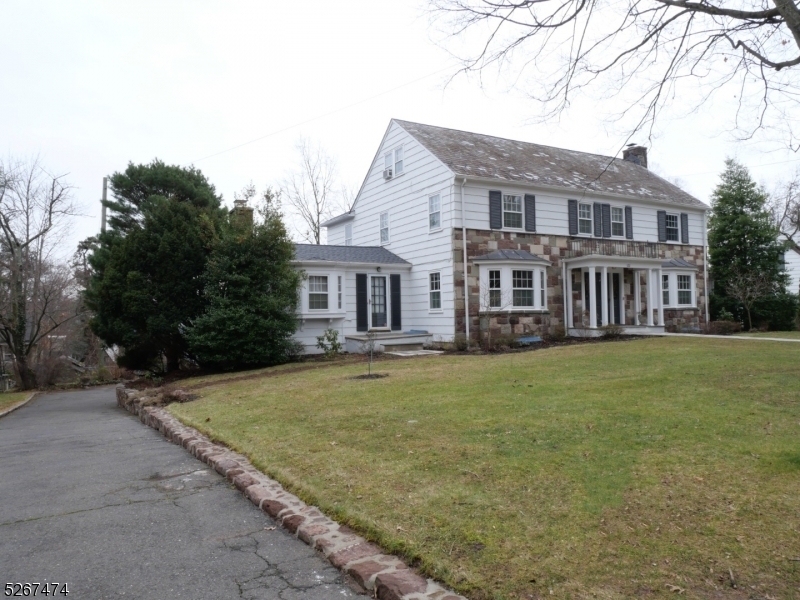 Property Photo:  122 Wyoming Ave  NJ 07040 