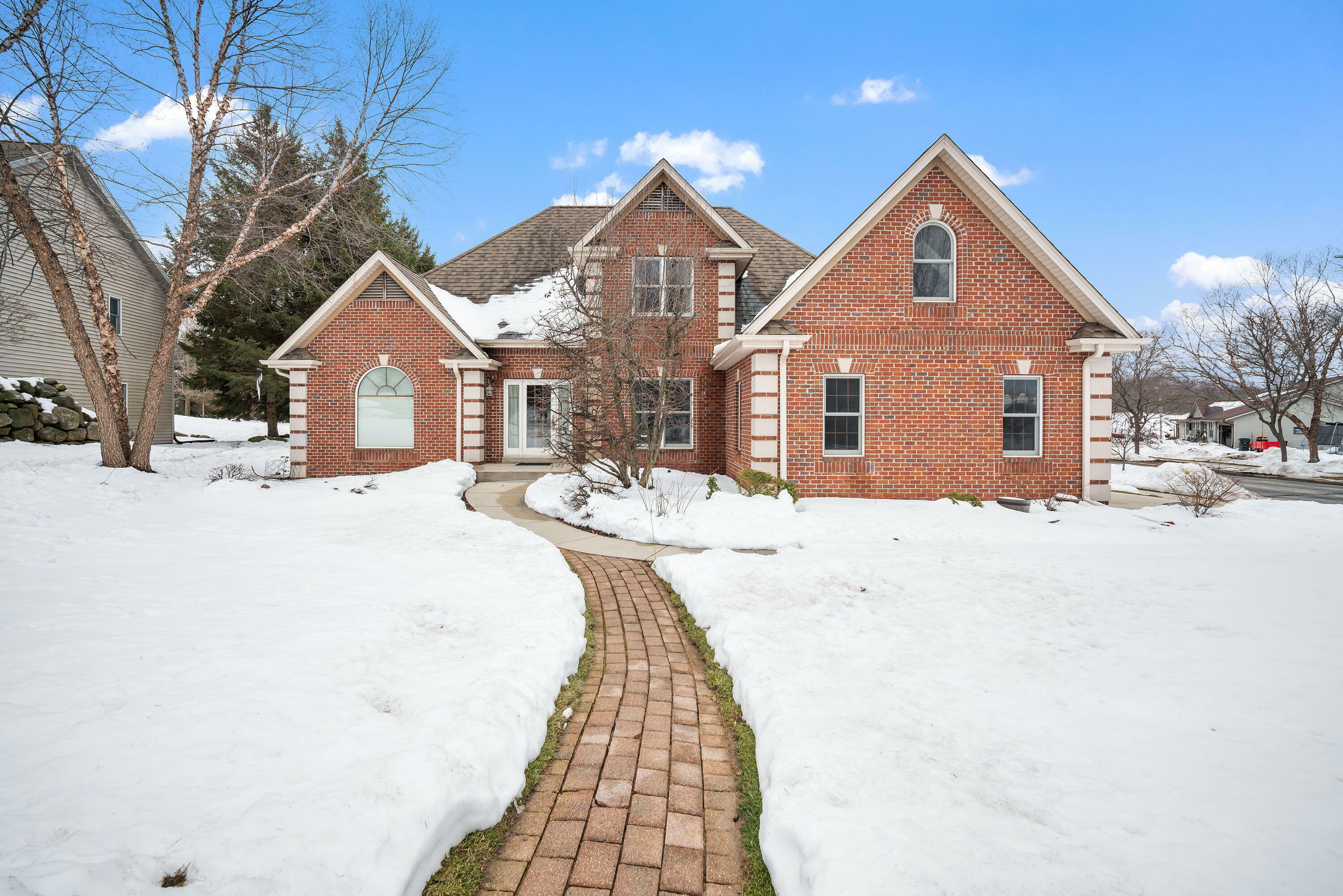 Property Photo:  2910 Kilkenny Ct  WI 53095 