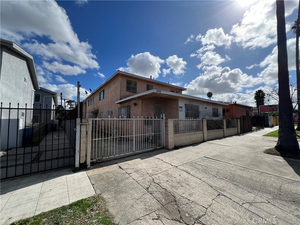 Property Photo:  11170 S Figueroa Street  CA 90061 