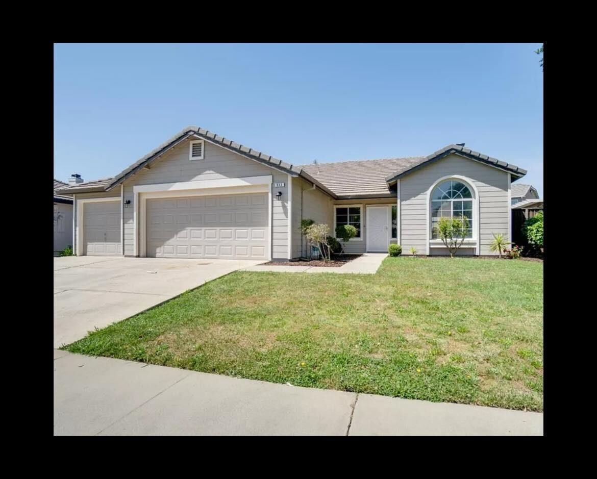 Property Photo: 945 Lake Canyon Avenue CA 95632