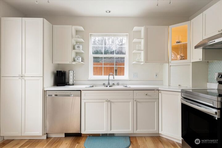 Property Photo:  2313 W Beach Road  WA 98277 