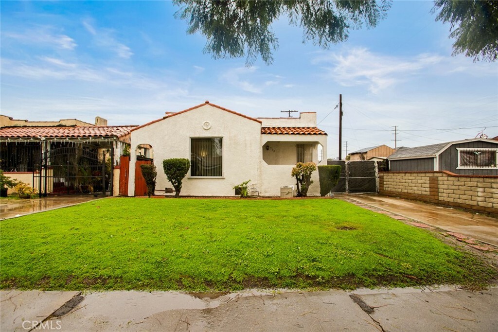 Property Photo:  715 W 104th Place  CA 90044 