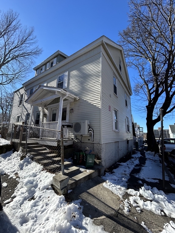 Property Photo:  1-3 Cottage Street 3  MA 01609 