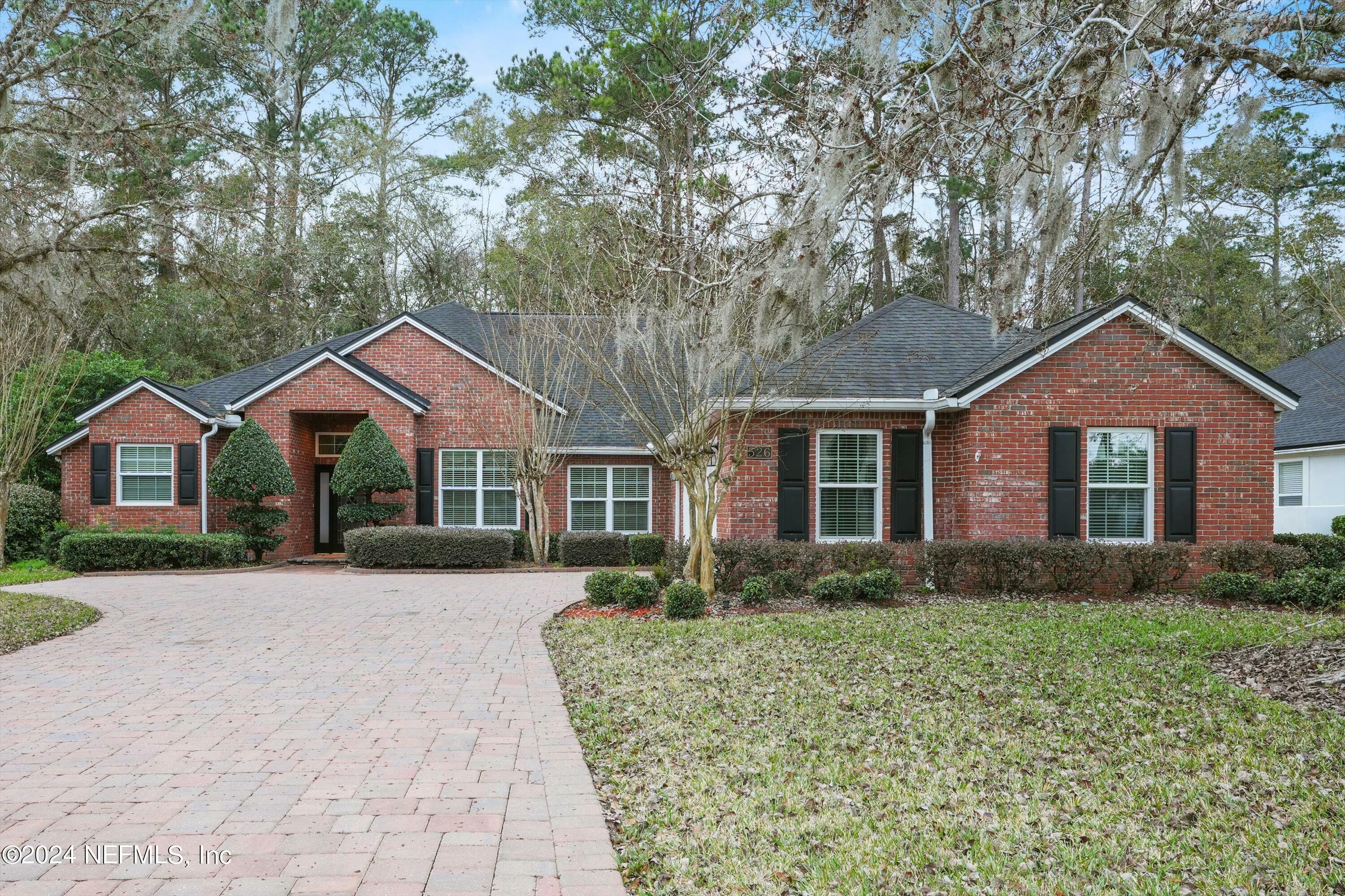 Property Photo:  526 Berkshire Court  FL 32073 