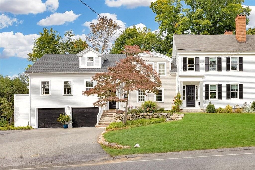 Property Photo:  17 Porter Rd  MA 01810 