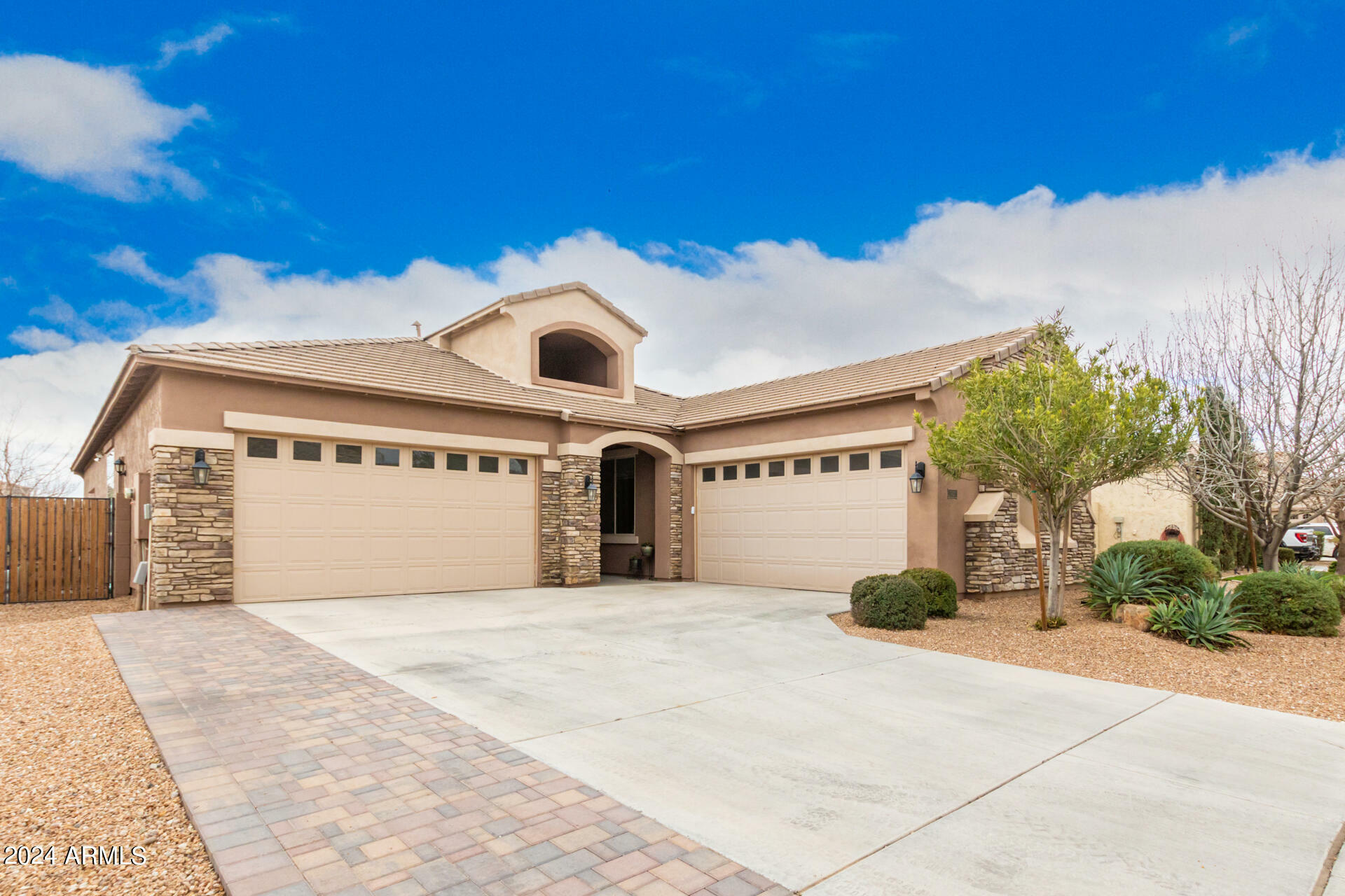 Property Photo:  19727 E Raven Drive  AZ 85142 