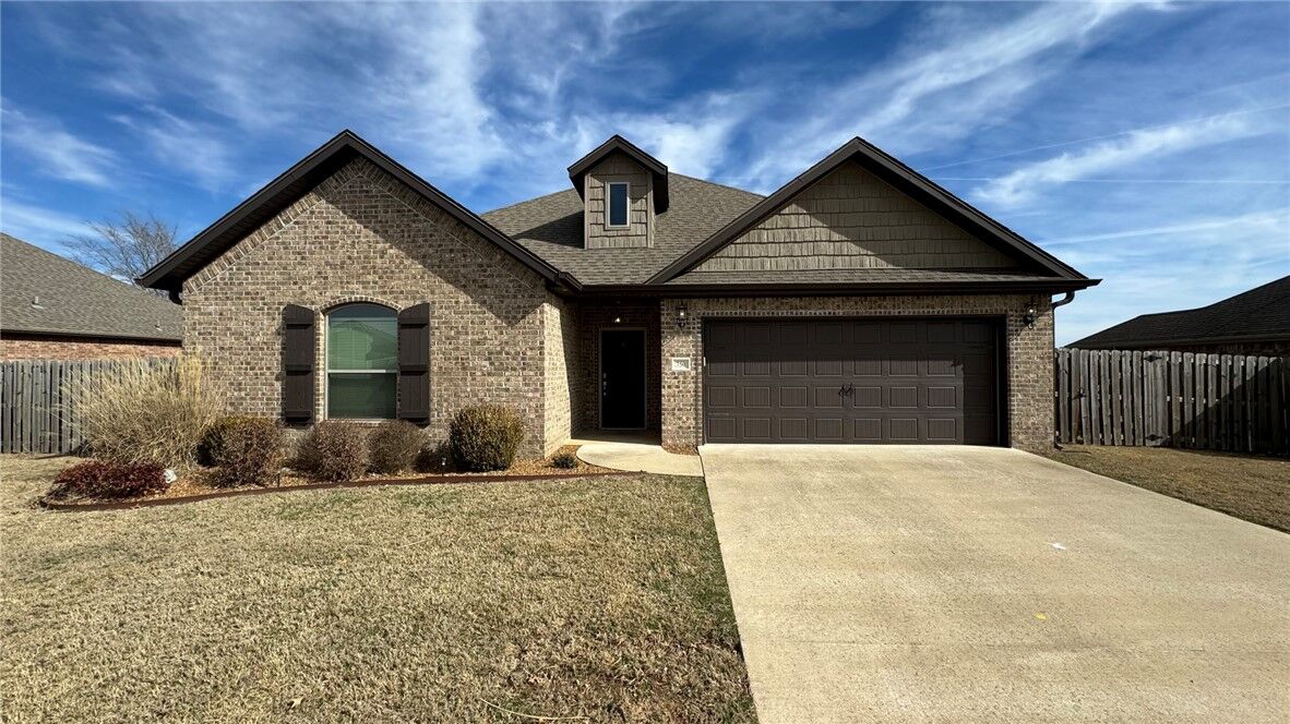 Property Photo: 750 Fontana Street AR 72719