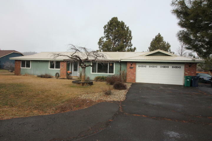 Property Photo:  5726 Valley View Lane  OR 97601 