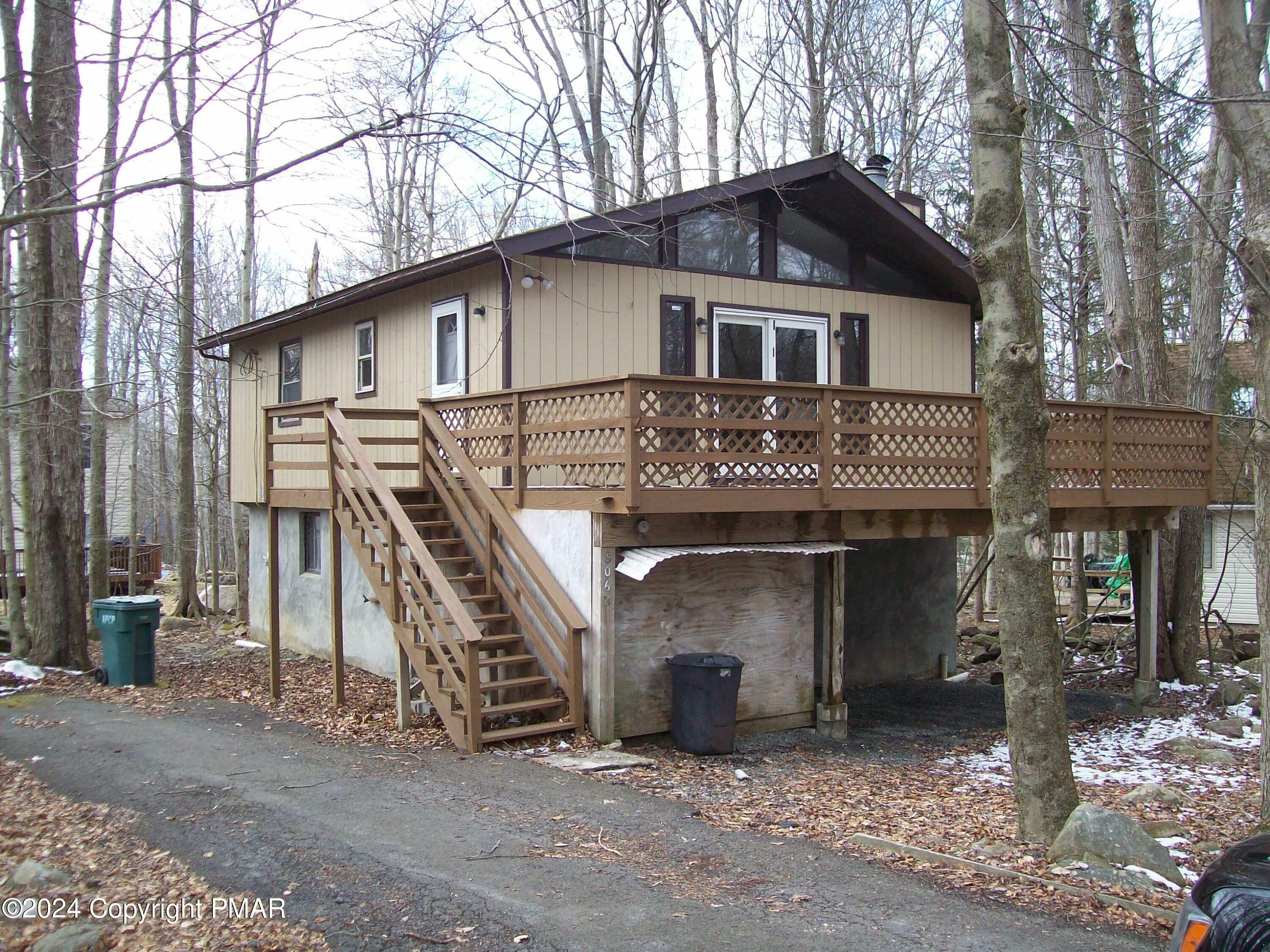 Property Photo:  8062 Red Squirrel Dr  PA 18466 