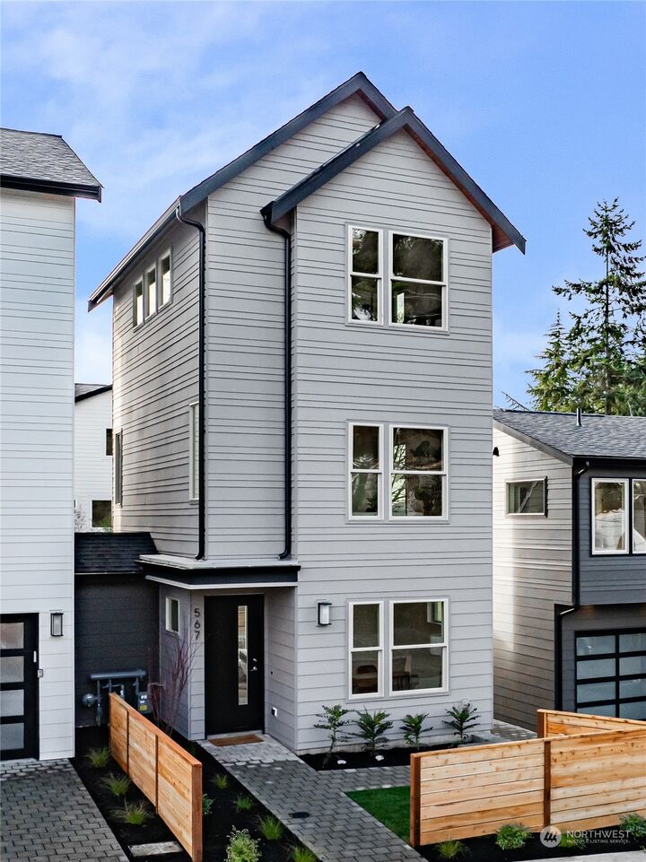 567 NE 90th Street  Seattle WA 98115 photo