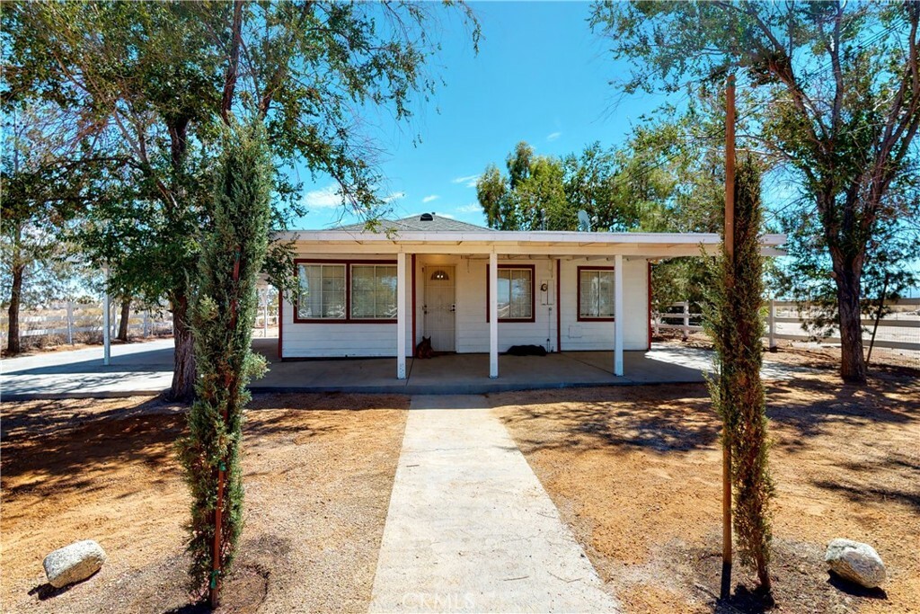 Property Photo:  38902 180th Street E  CA 93591 