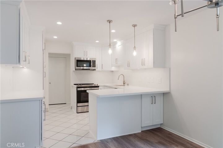 Property Photo:  5700 Ravenspur Dr 207  CA 90275 