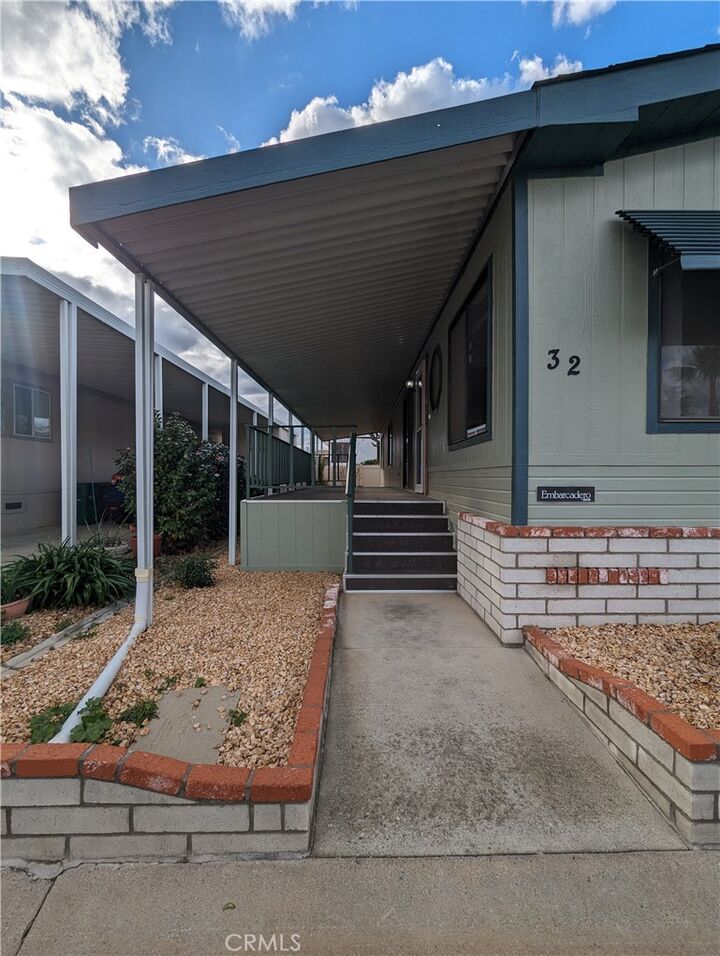 Property Photo:  5700 W Wilson 32  CA 92220 