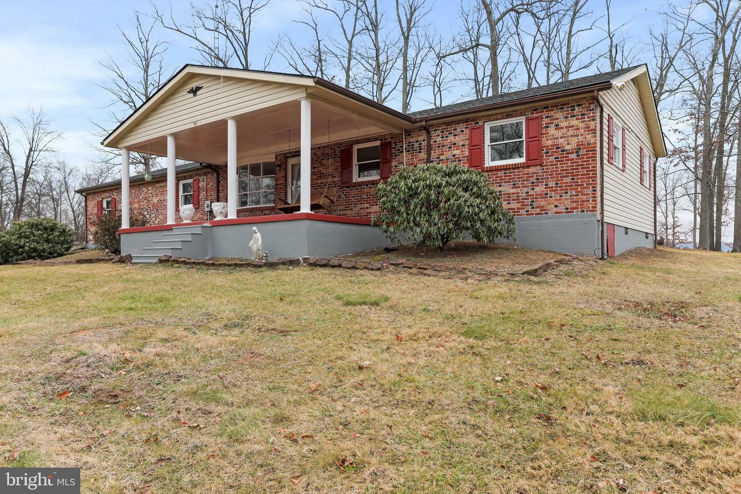 Property Photo:  100 Yankee Court  WV 25427 