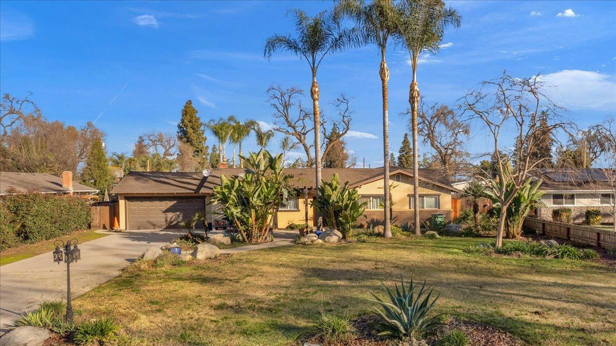 Property Photo: 14880 Avenue 313 CA 93292