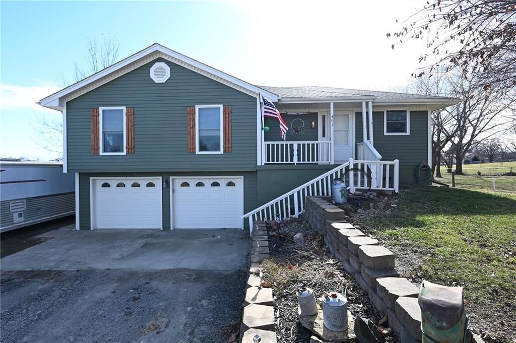 Property Photo: 401 Howard Road MO 64492