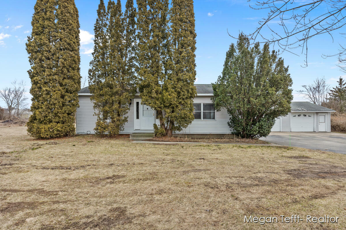 Property Photo:  16078 Northland Drive  MI 49343 