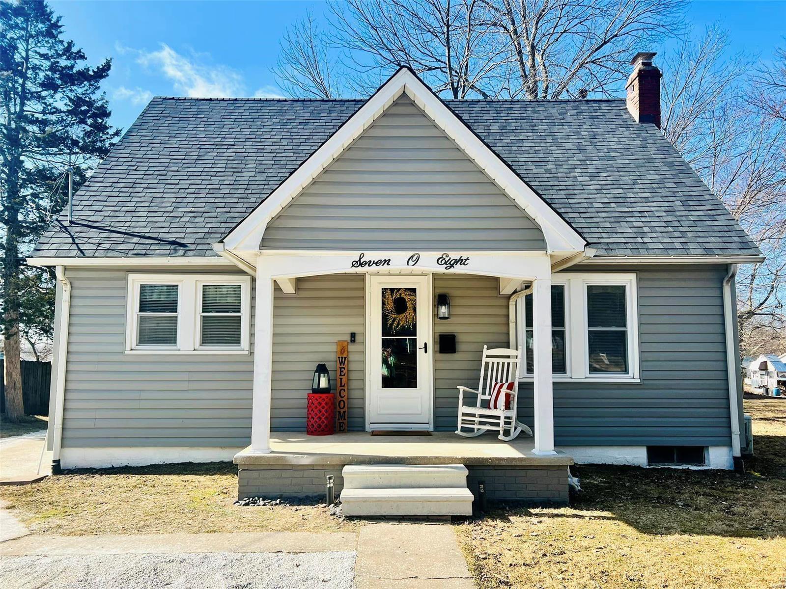 Property Photo: 708 S Prairie Street IL 62052