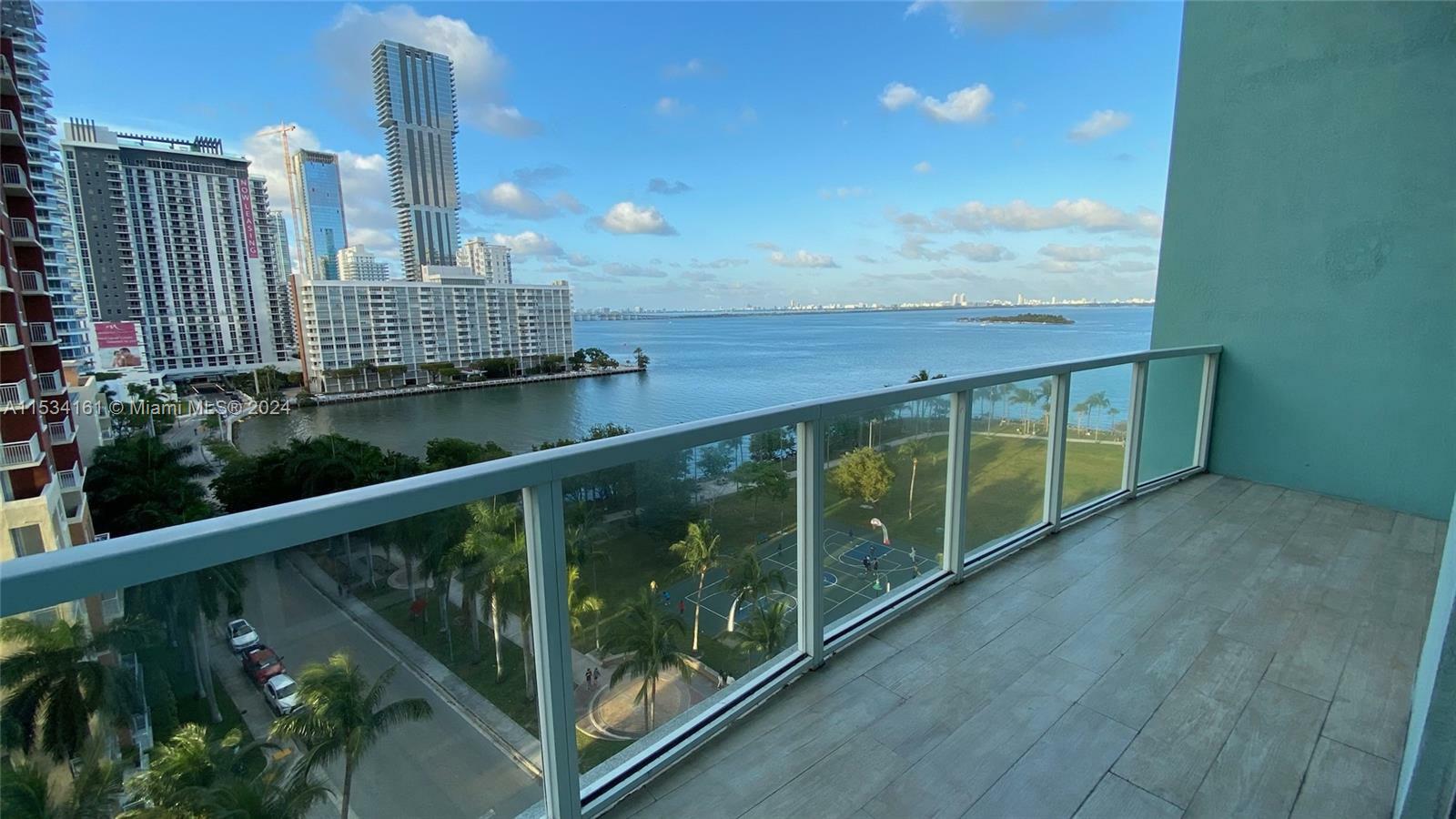 Property Photo:  1900 N Bayshore Dr 1008  FL 33132 