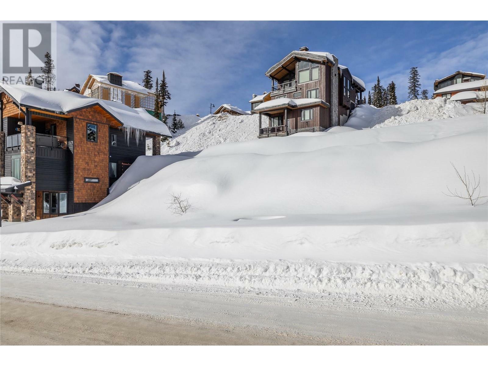 Photo de la propriété:  325 Feathertop Way  BC V1P 1P3 