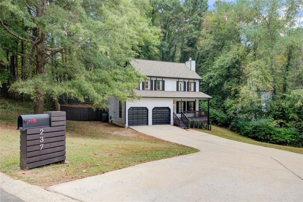 Property Photo:  237 Castleair Drive NE  GA 30144 