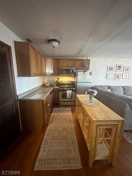 Property Photo:  4 Red Lodge Dr 5  NJ 07462 