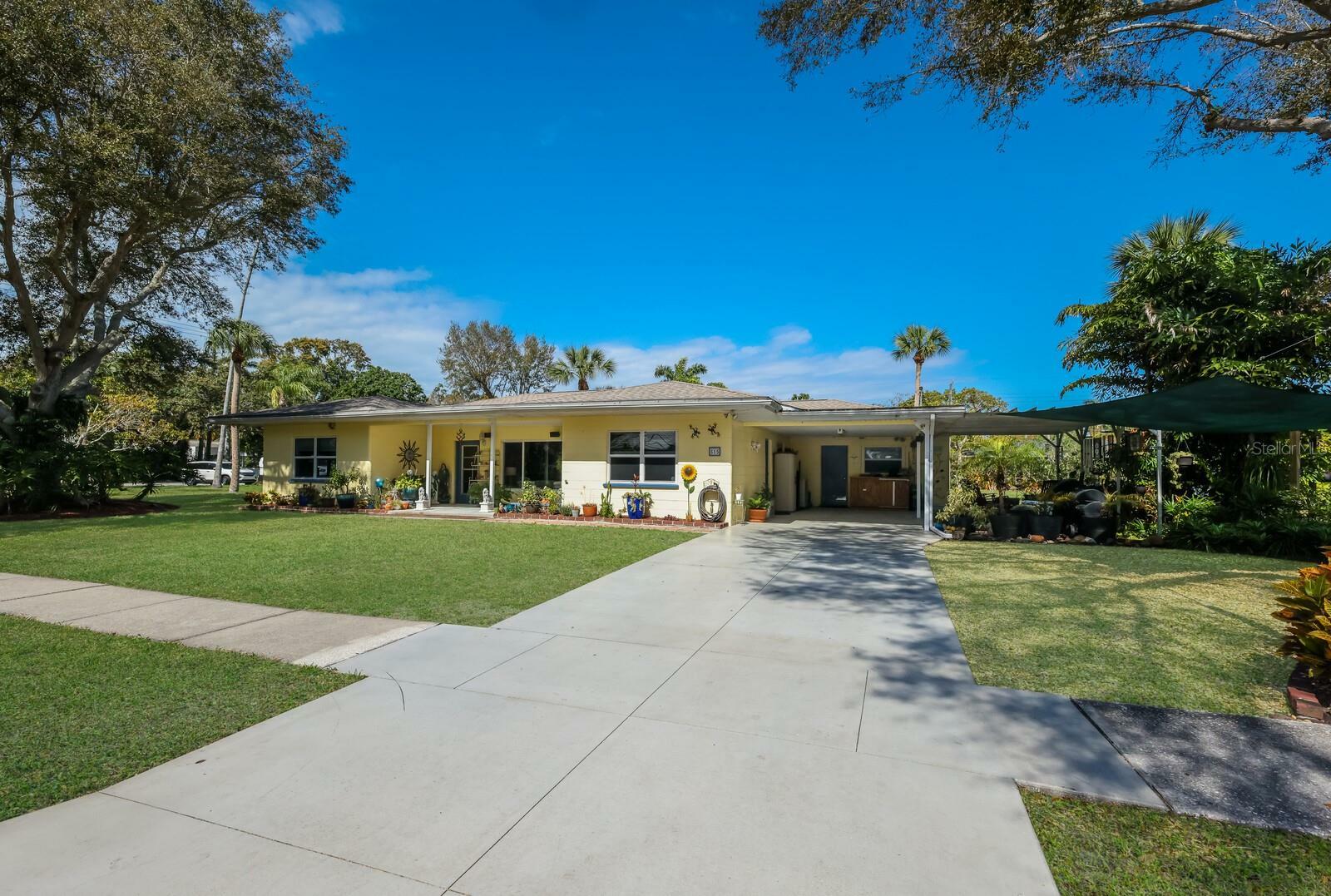 Property Photo:  815 Patterson Drive  FL 34234 