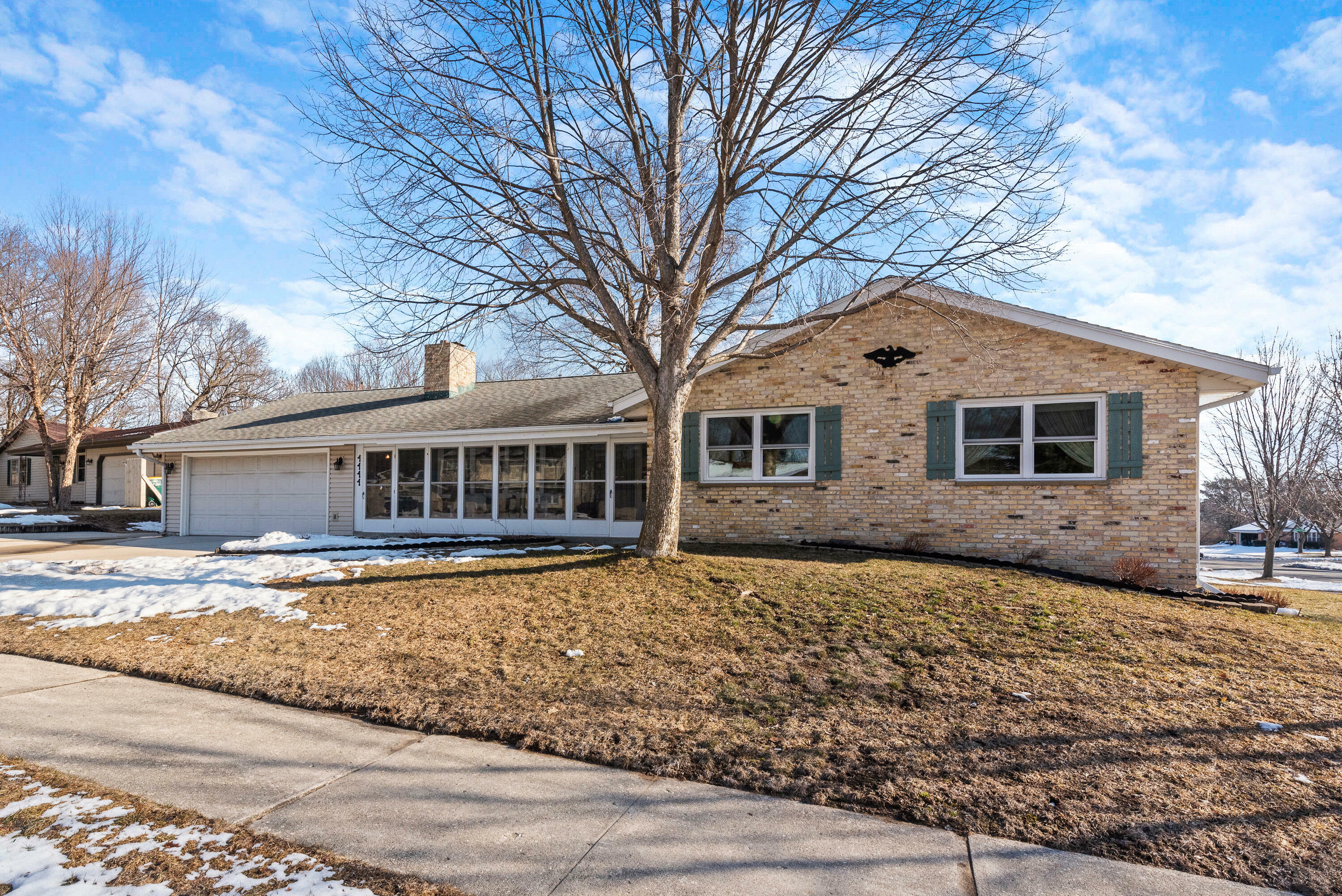 Property Photo:  1111 Mulberry Cir  WI 53090 