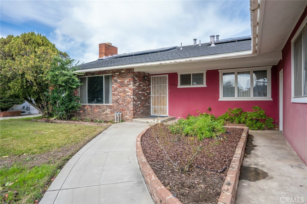 Property Photo:  1099 E Olive Avenue  CA 95340 