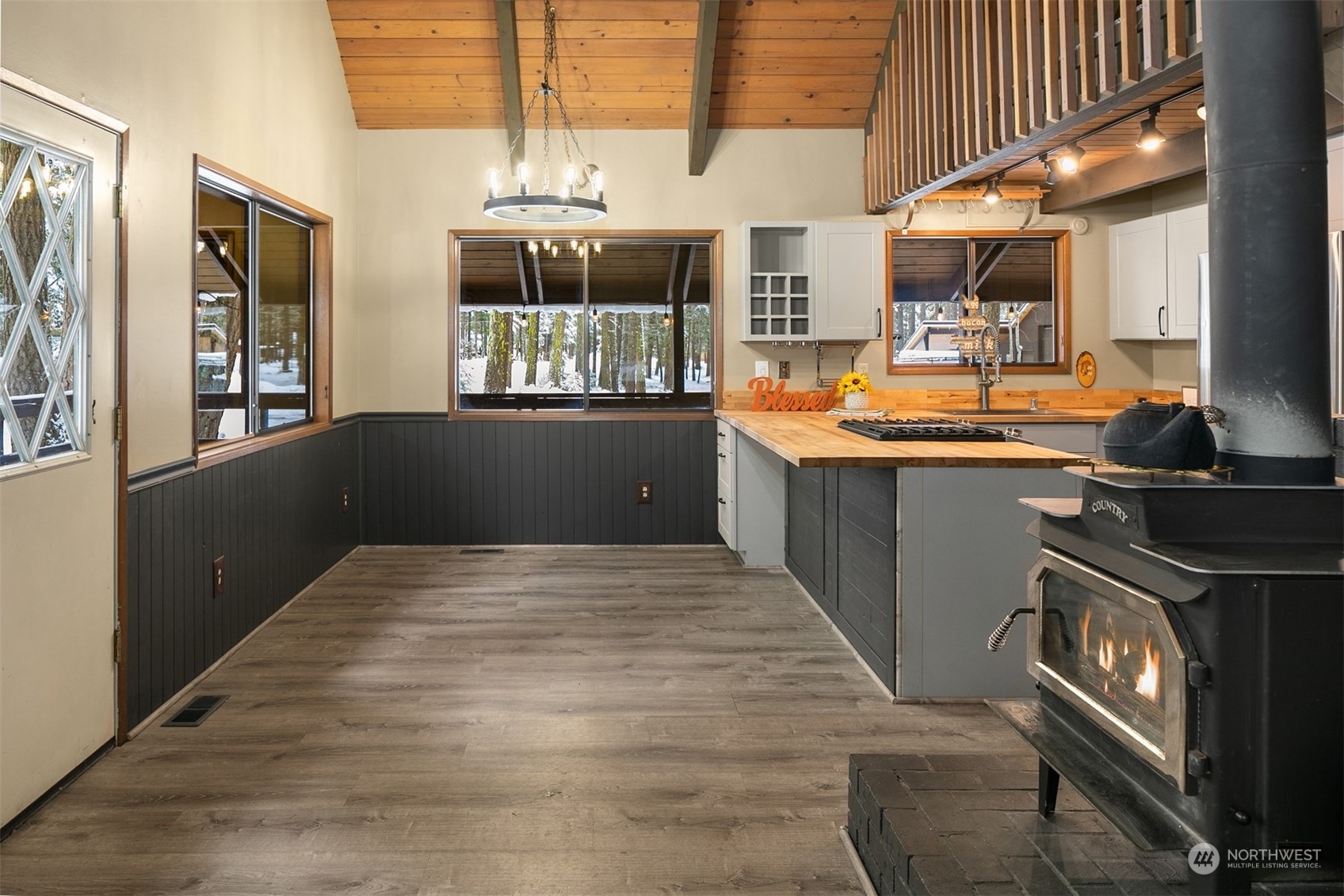 Property Photo: 290 Why Worry Lane WA 98940