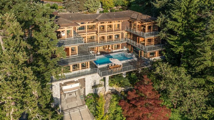 Property Photo: 5363 Kew Cliff Road BC V7W 1M3