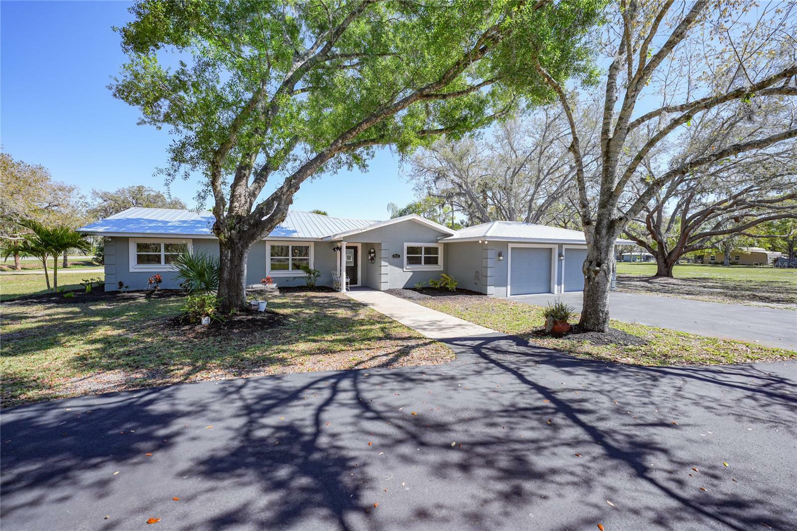 Property Photo:  896 N Havana Road A  FL 34292 