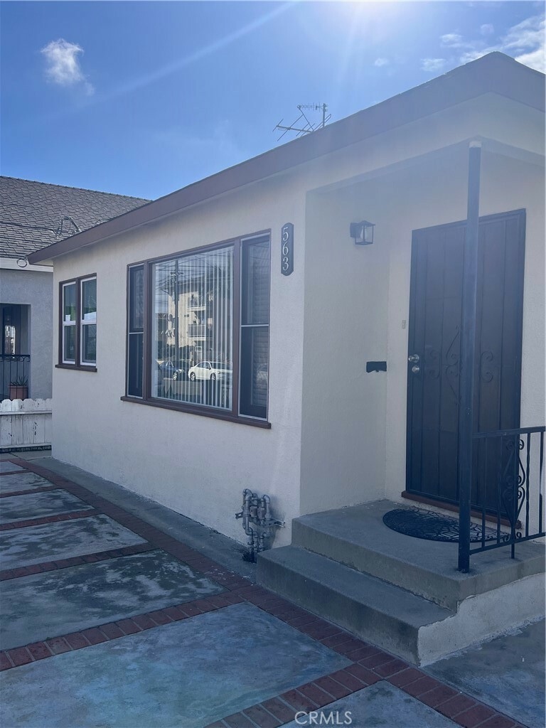 Property Photo:  563 W 17th Street  CA 90731 