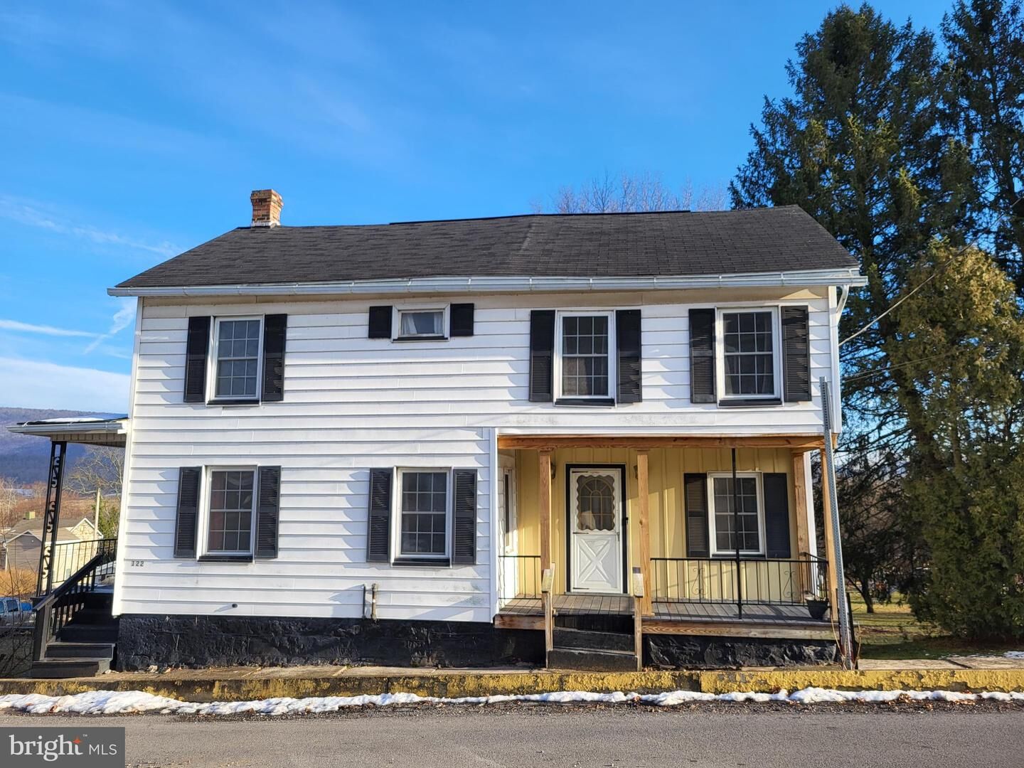 Property Photo:  122 Church Street  PA 17075 
