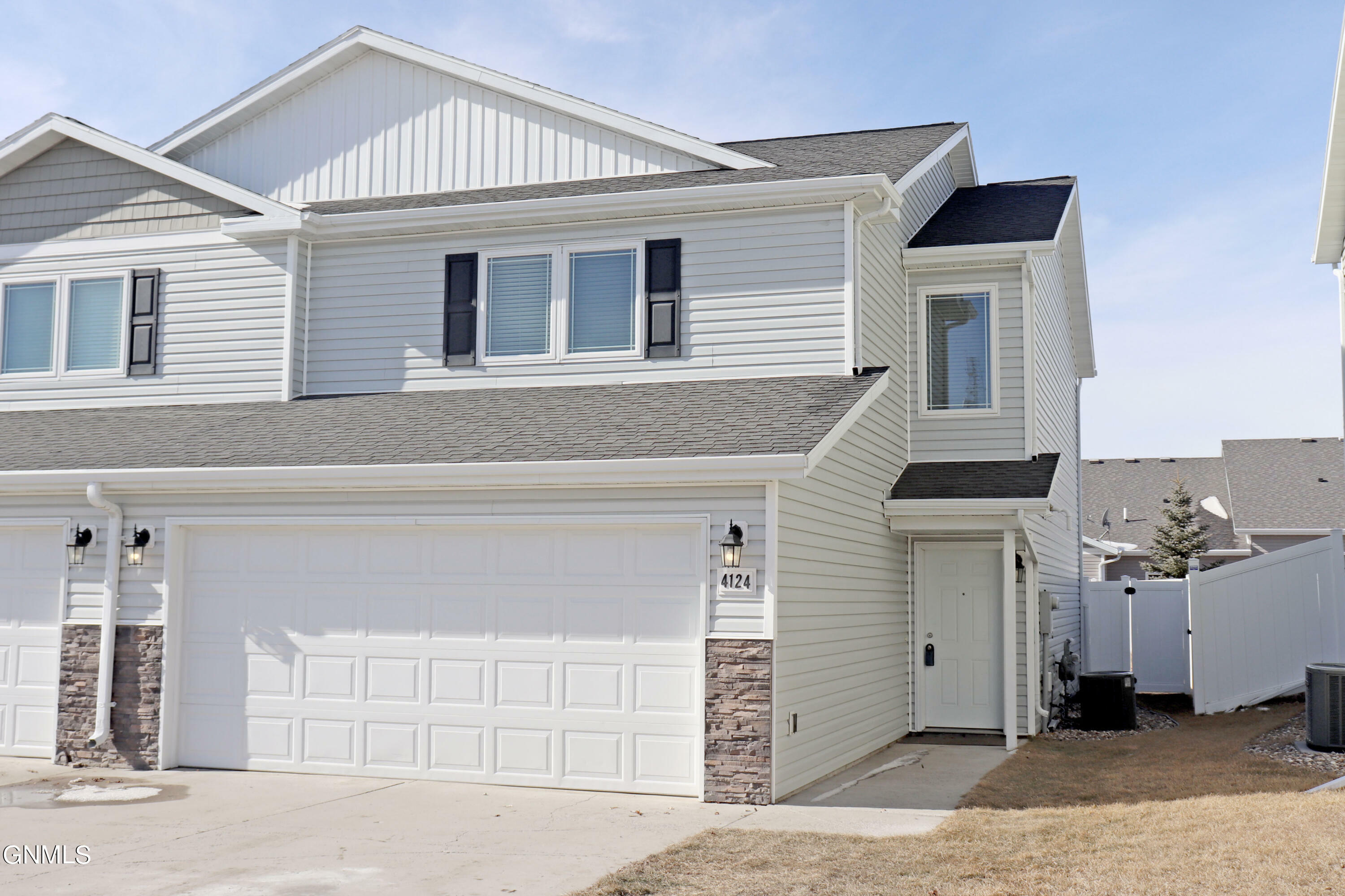 Property Photo:  4124 Lorrain Place  ND 58503 