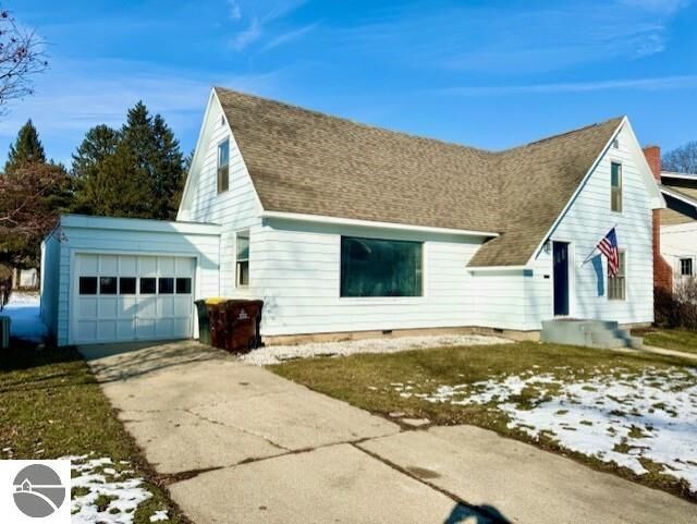 Property Photo: 231 E End Street MI 48801