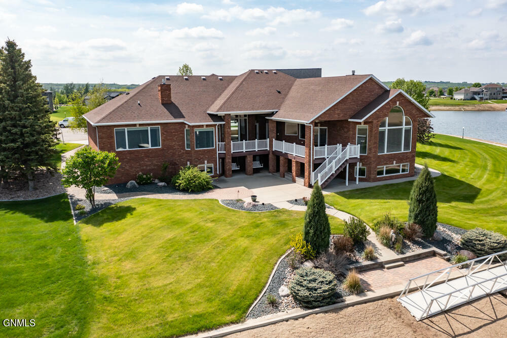 Property Photo: 4512 Shoreview Place SE ND 58554