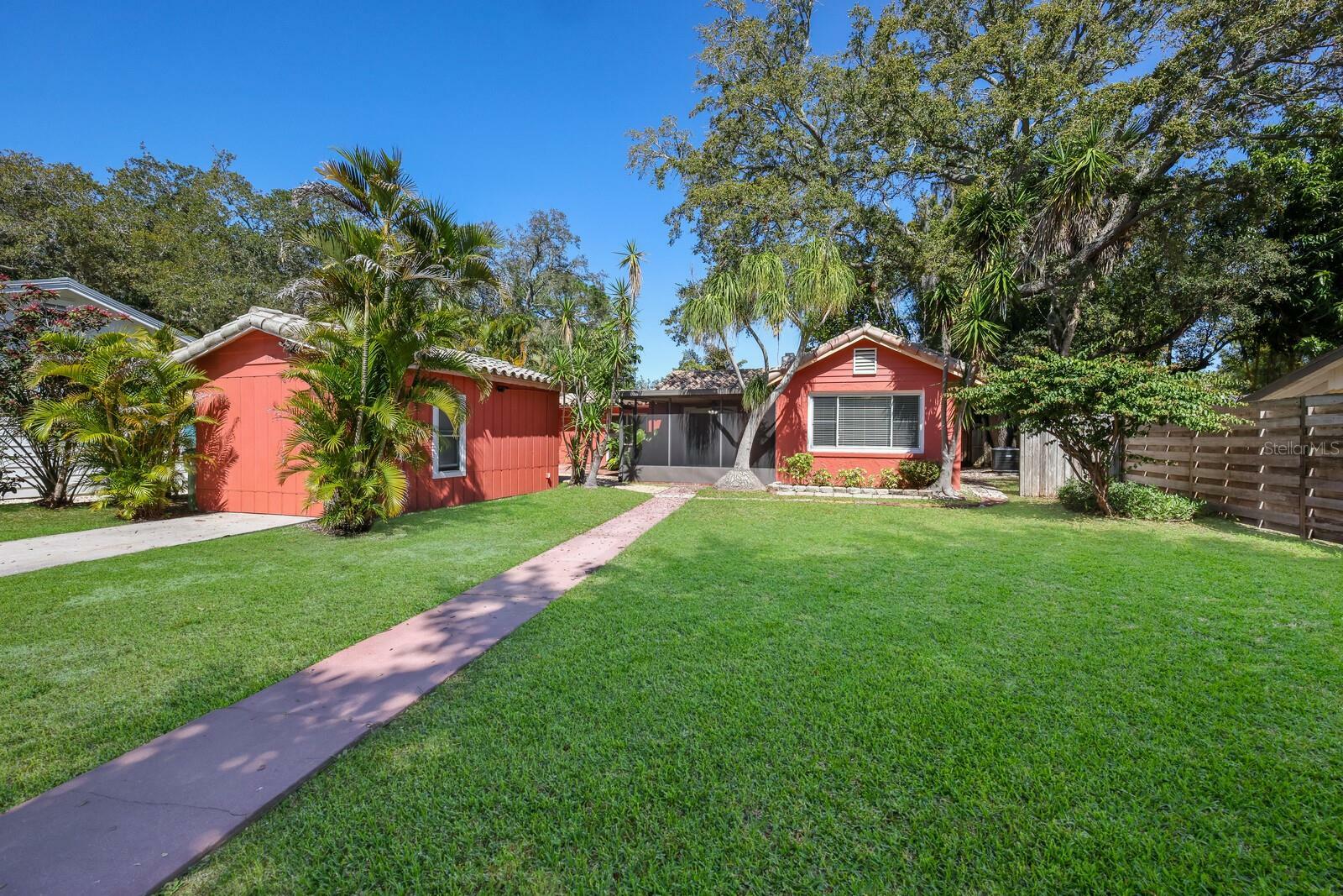 Property Photo:  1031 Indian Beach Drive  FL 34234 