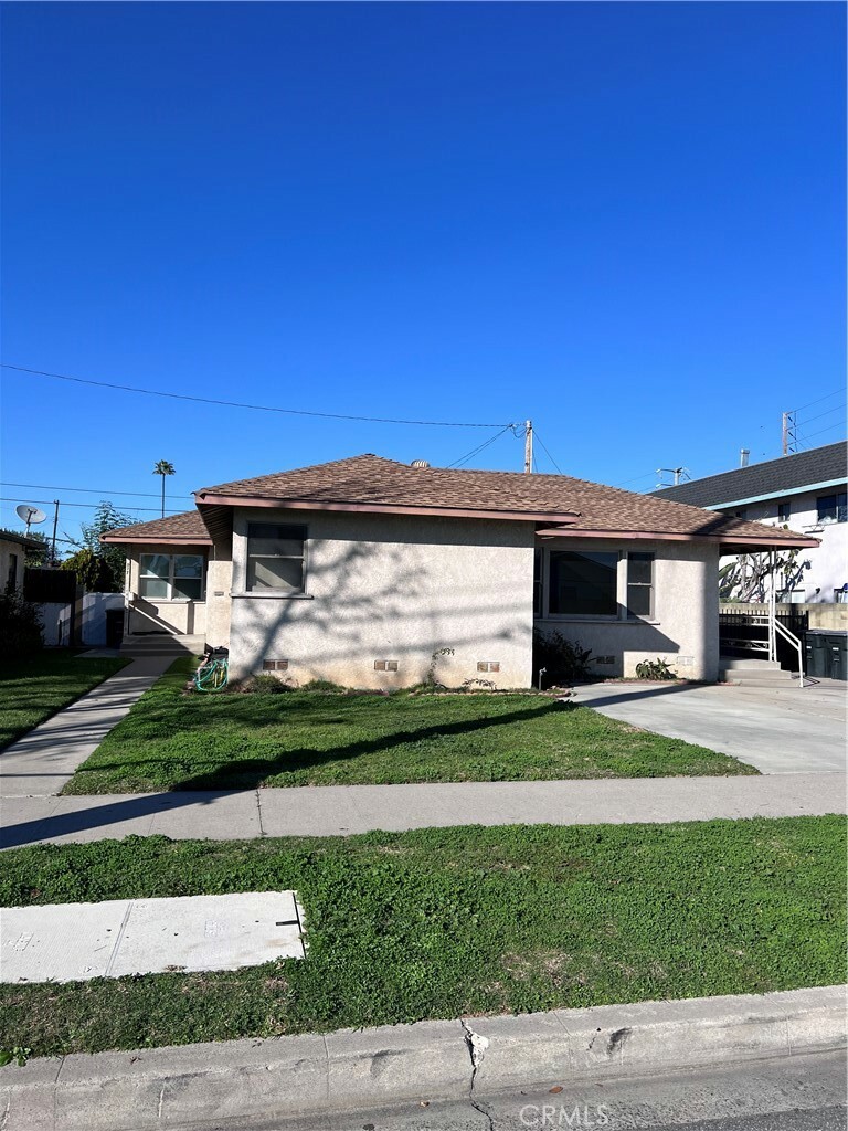 Property Photo:  915 W Maple Avenue  CA 92868 