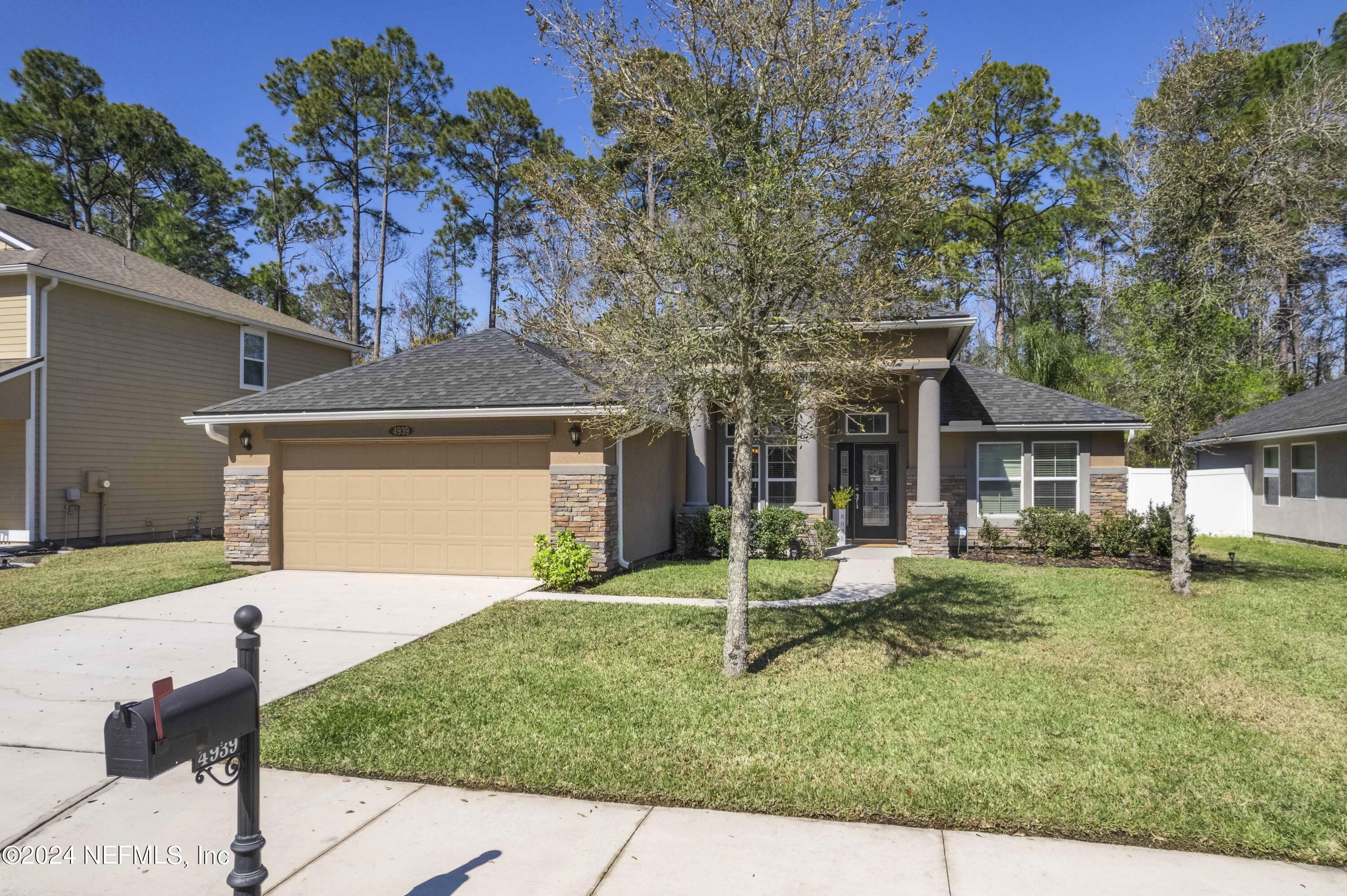 Property Photo:  4939 Ballastone Drive  FL 32257 